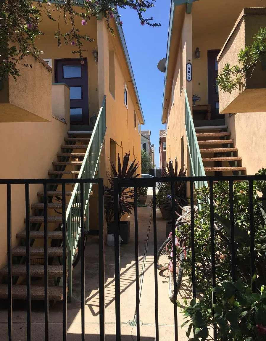 2 bed, 742 sqft, $3,500 — Photo 3