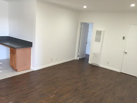 3rd image of 6645 Farmdale Ave #106