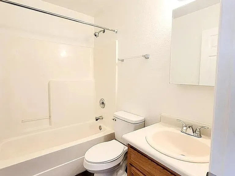 1707 Oakshire Ln #A — Photo 6