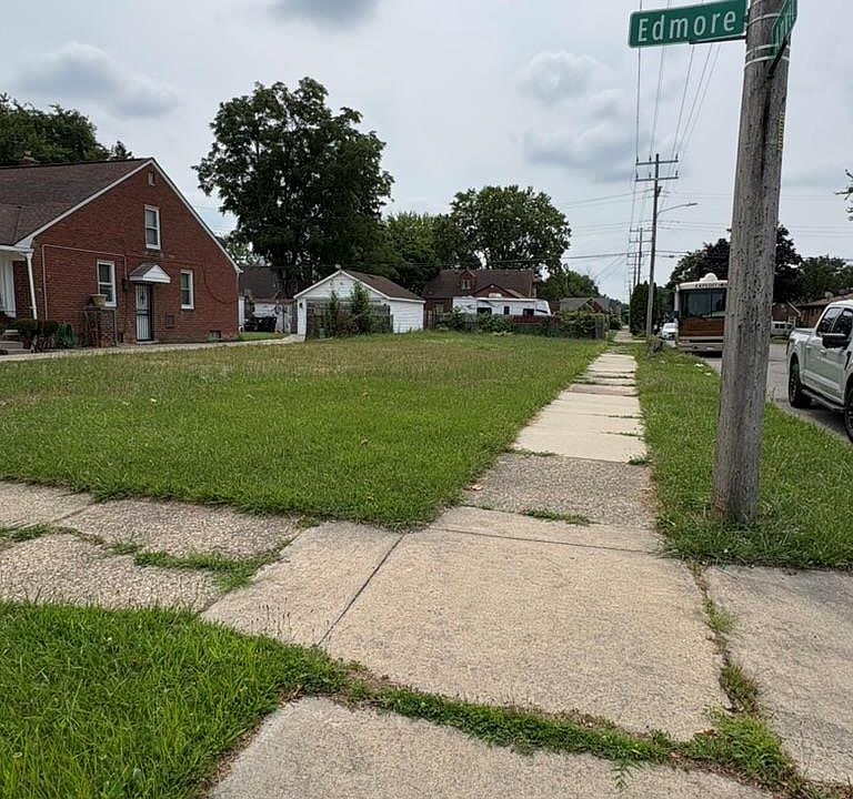 2nd image of 14100 Edmore Dr