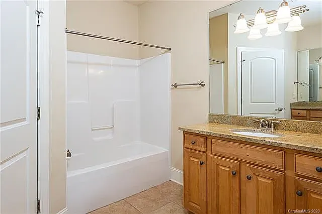 744 Golden Ridge Dr — Photo 4