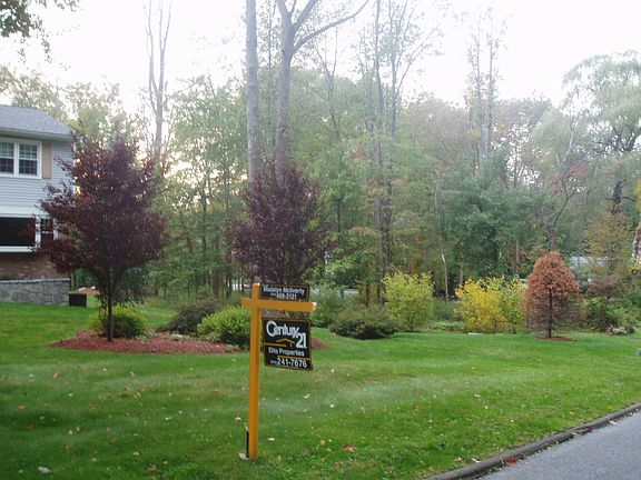 3rd image of 1289 Pickens Ct