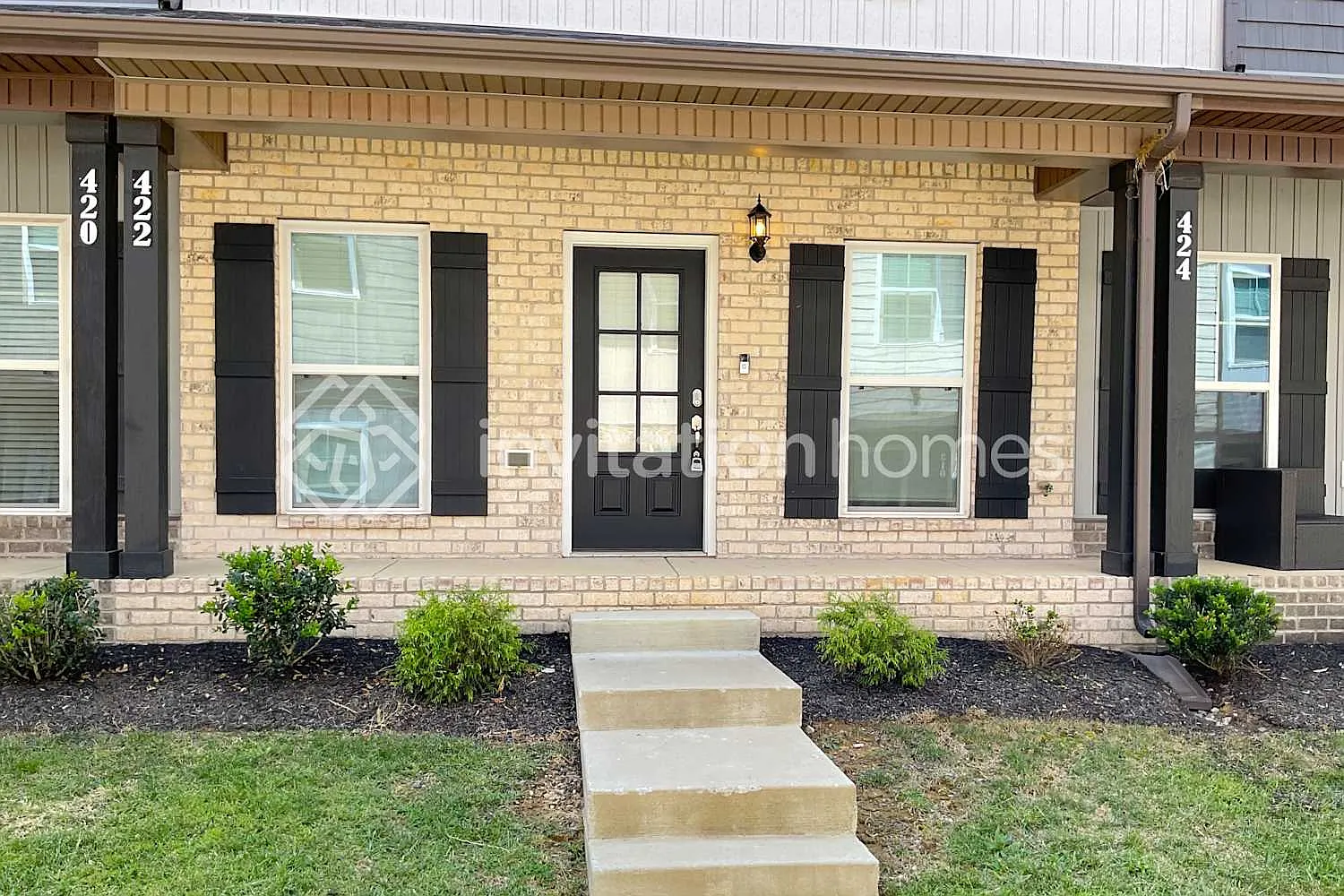 422 Rick McCormick Dr La Vergne, TN 37086 — Photo 1
