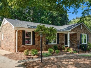 3901 Derbyshire Dr, Greensboro, NC 27410