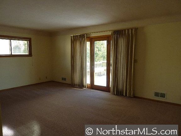 3rd image of 845 9th Ave S