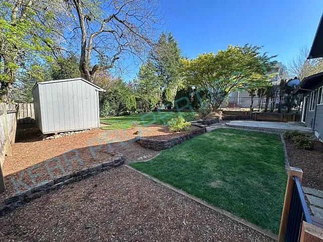 1160 NW Bella Vista Pl — Photo 17