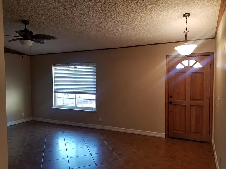 6813 High Bluff Way — Photo 10