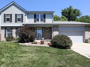 8113 Compton Rd, Woodridge, IL 60517