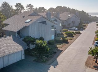 4175 N Highway 101 APT M2, Depoe Bay, OR 97341