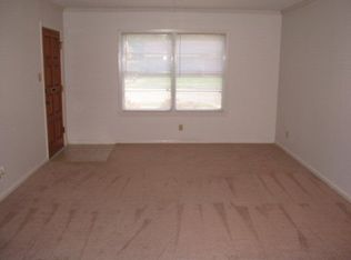 2504 Locust Ave, Victoria, TX 77901