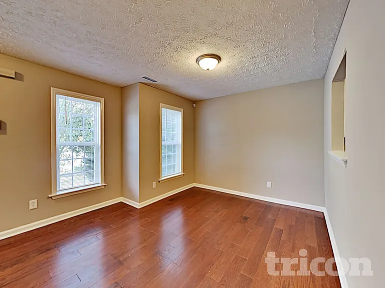3328 Neptune Dr — Photo 4