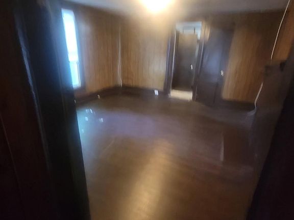 5th image of 2642 Glass St