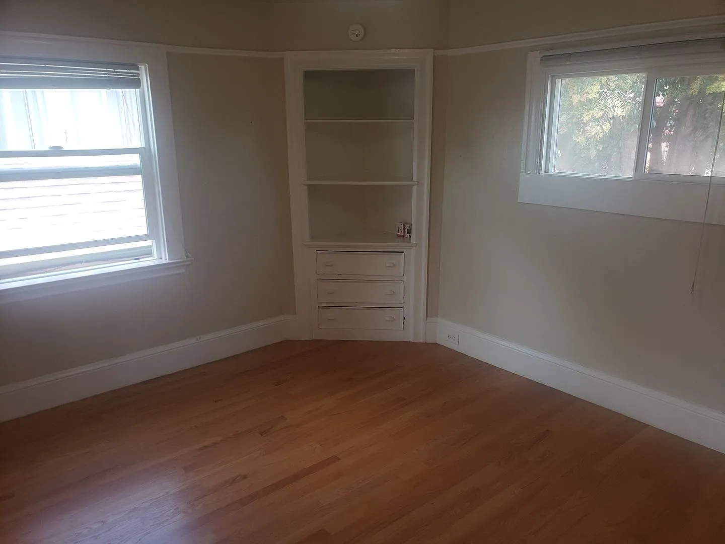 546 Merrimac St — Photo 3