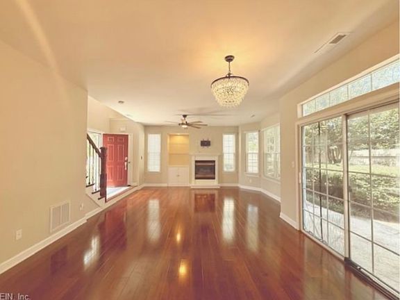4th image of 1617 Woodstock Ct
