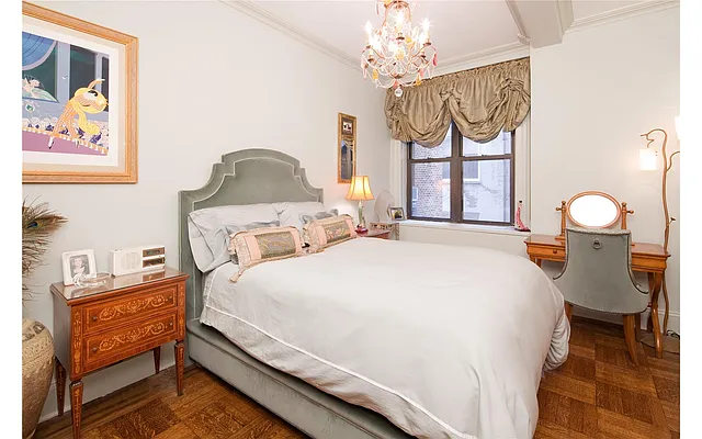 Sold by Douglas Elliman | media 19