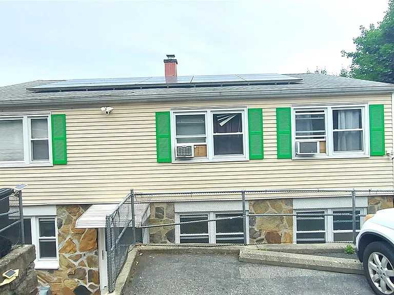 125 Washington Ave N — Photo 32