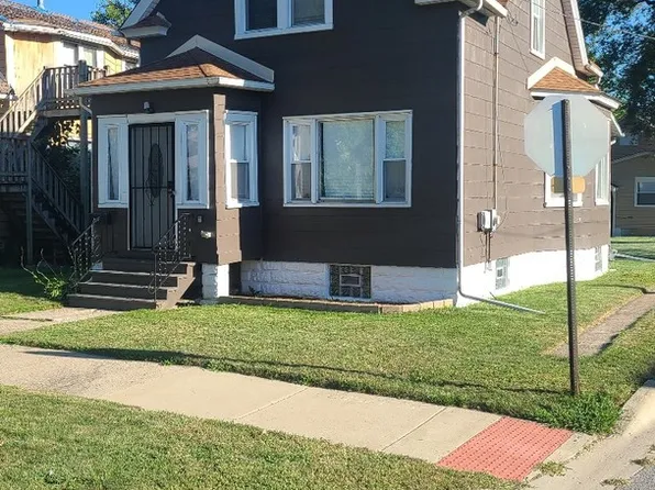 2 E 137th Pl, Riverdale, IL 60827