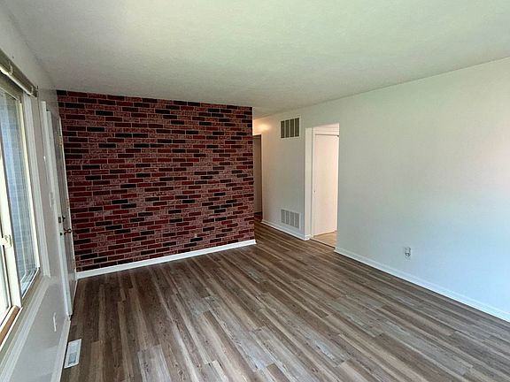 2nd image of 1951 Glendale Rd APT D