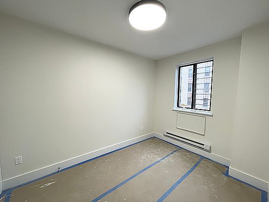 3rd image of 69 Cooper St APT 1A