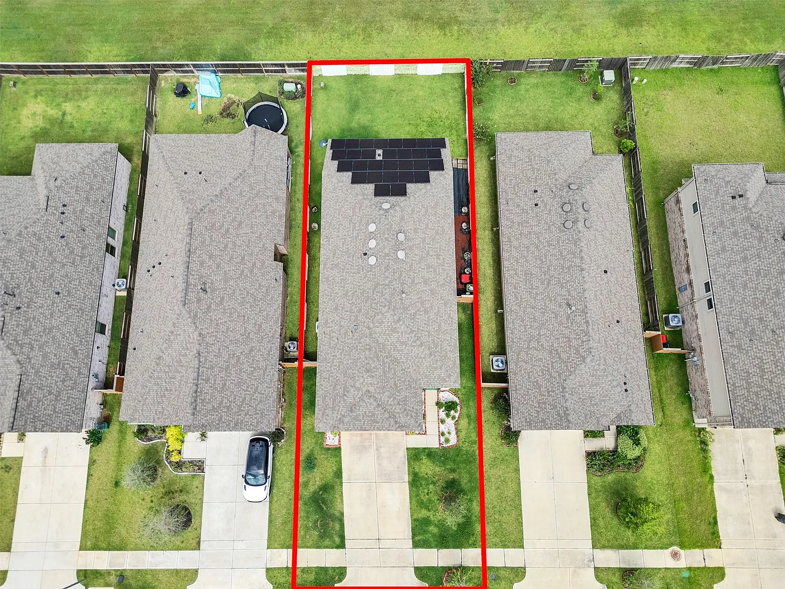 4 bed, 3.5 bath, 2566 sqft, $2,800 — Photo 4
