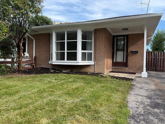 2nd image of 219 Lynedock Cres