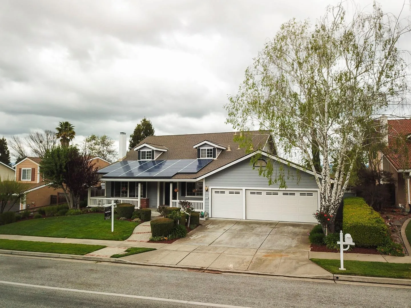 8820 Rancho Hills Dr photo 1