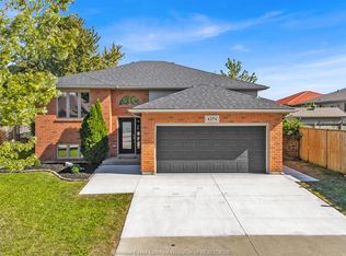 4274 Dennison Ct, Windsor, ON N9G2Y8