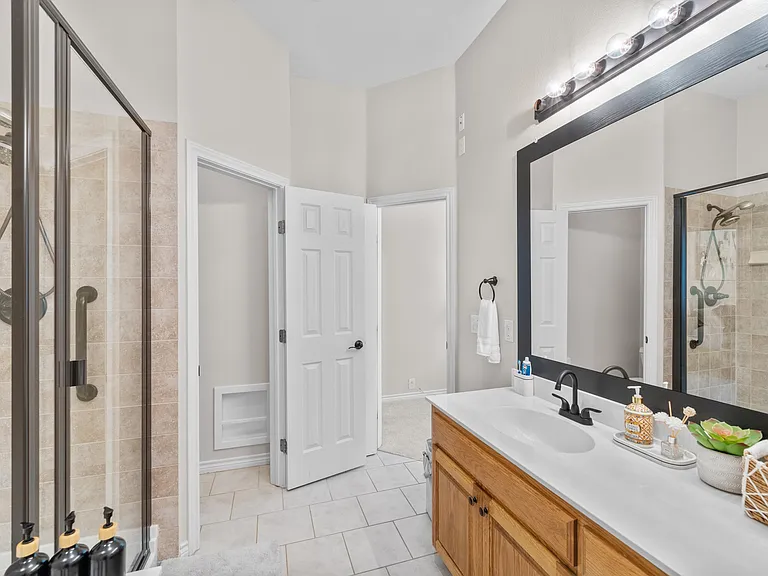 11350 Balcones Dr — Photo 83