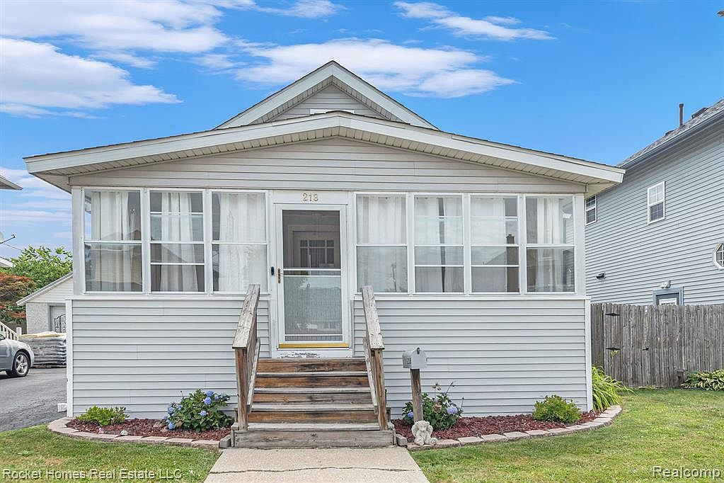 218 Michigan Ave, Monroe, MI 48162 Zillow