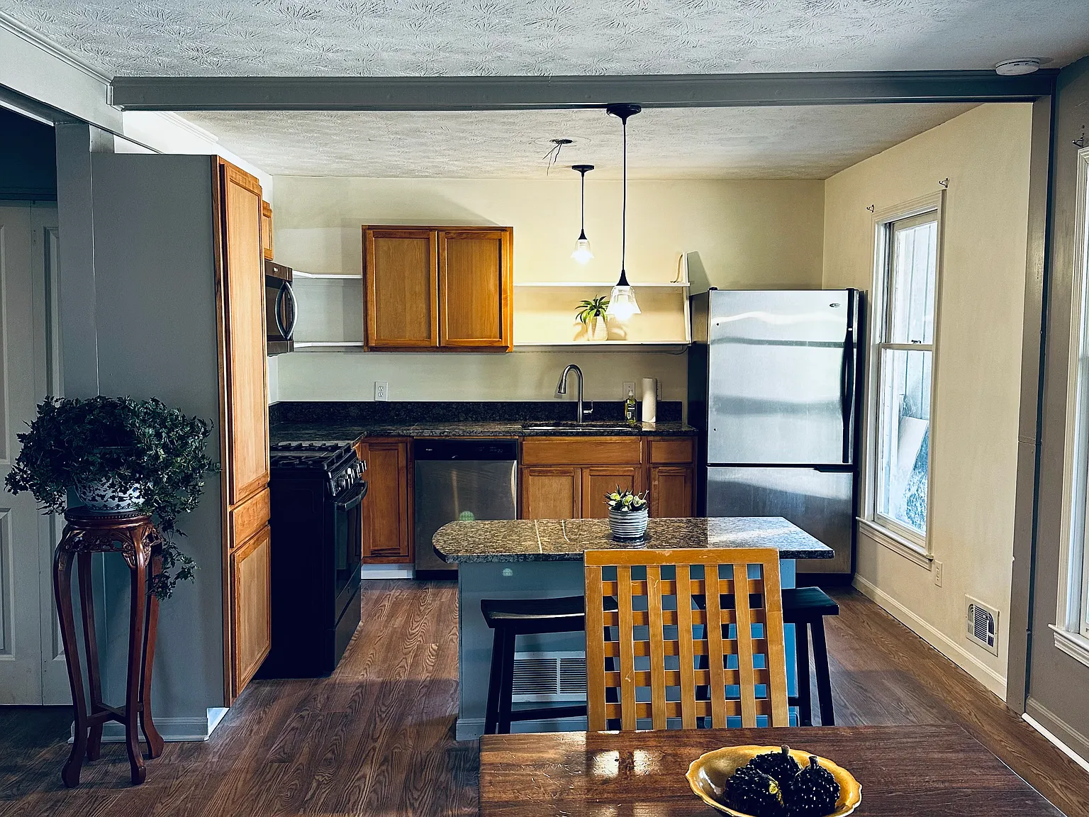 3 bed, 1614 sqft, $875 — Photo 4