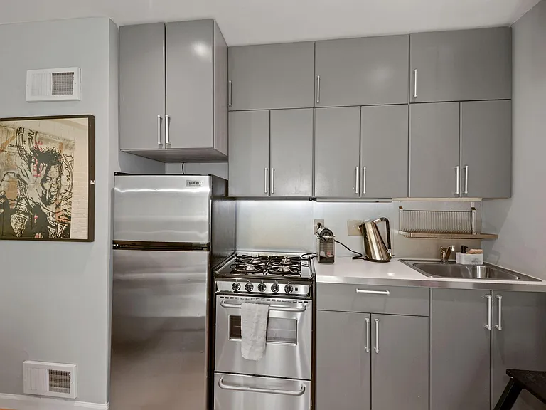 614 C St NE #B — Photo 7