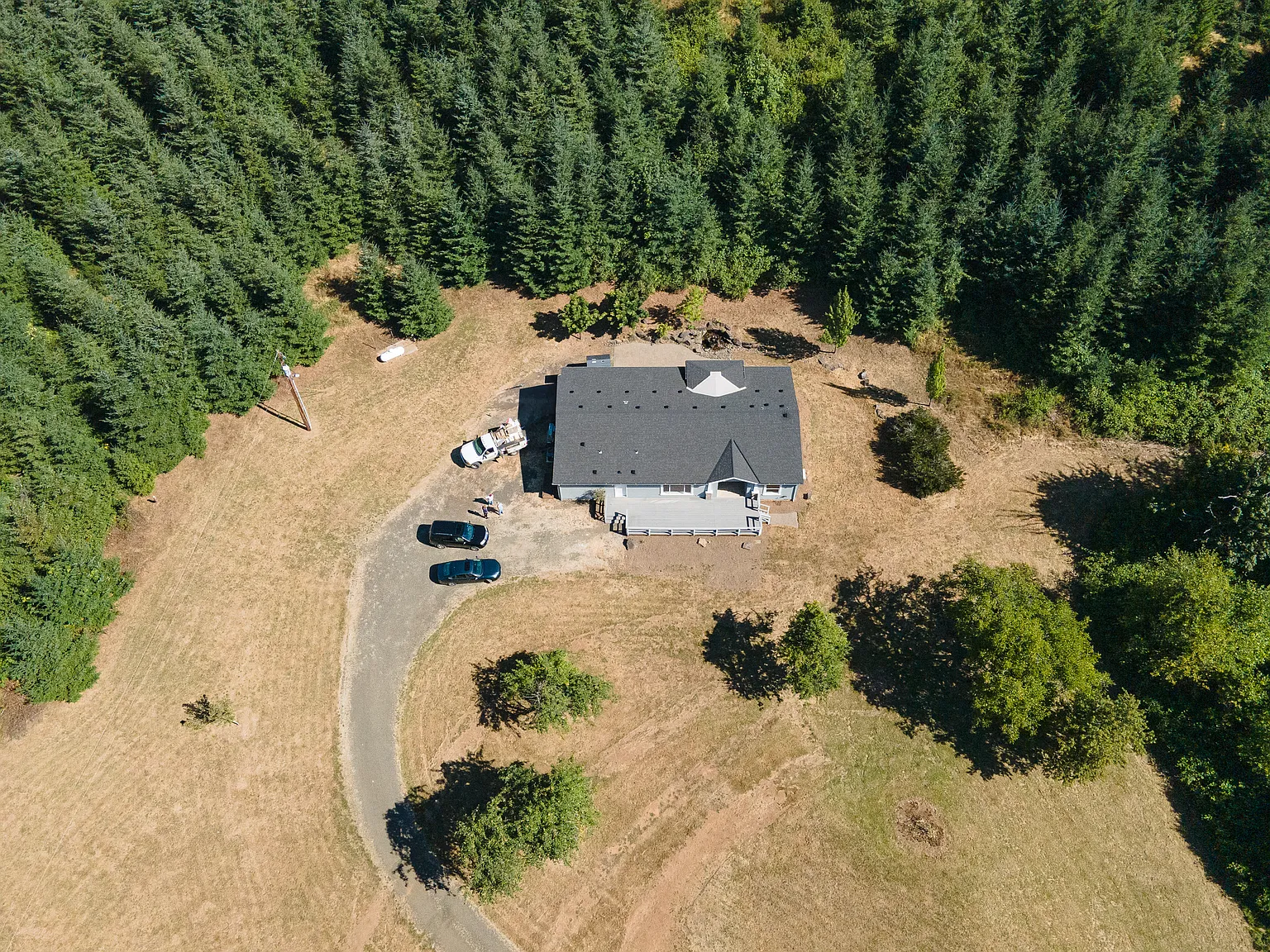 3 bed, 2.5 bath, 2800 sqft, $2,995 — Photo 2