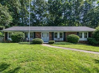 14 Brushwood Rd, Asheville, NC 28804