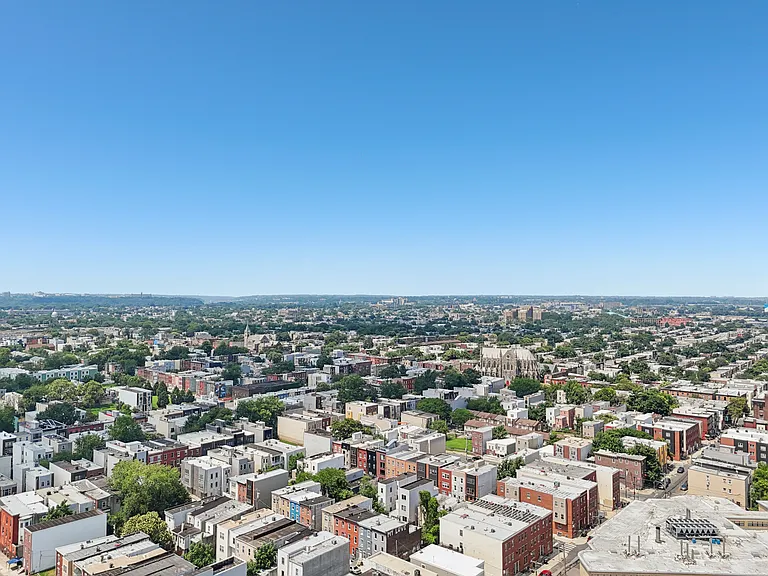 1713 Monument St — Photo 37