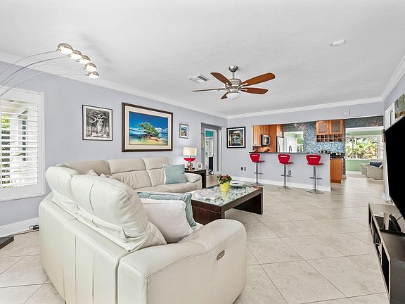 3rd image of 1815 N Victoria Park Road