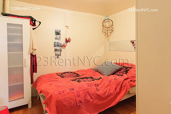 Rented by Chartwell Manhattan Realty | media 6
