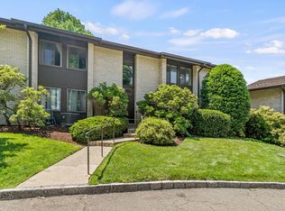 83 Courtland Ave APT 2, Stamford, CT