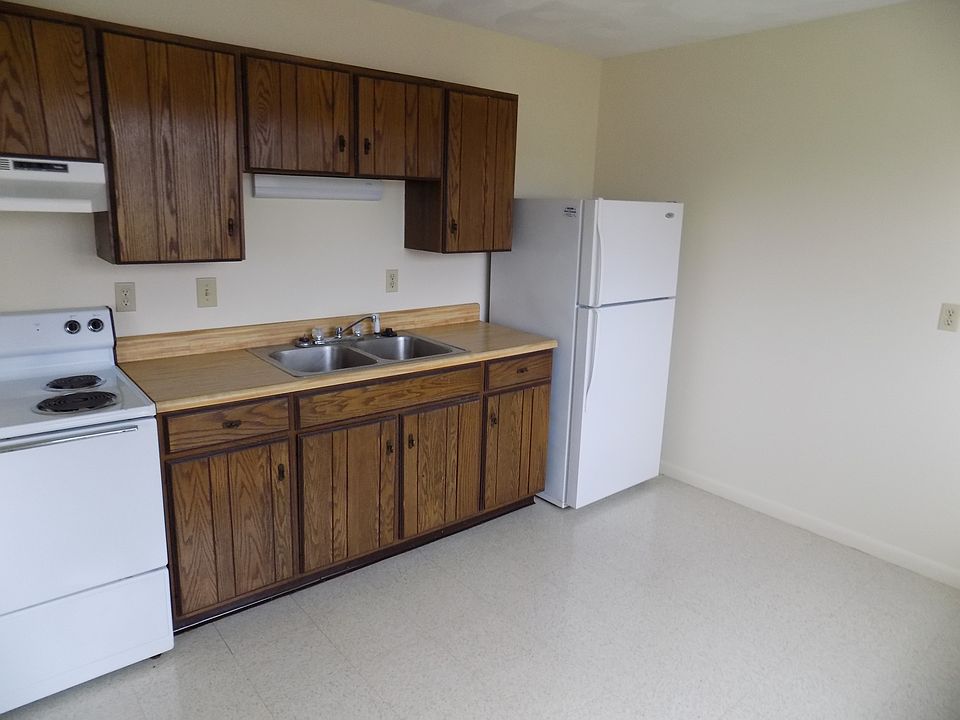 2nd image of 21605 Heather Acres Dr APT 9E