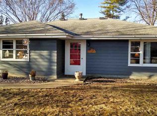 823 4th St, Baraboo, WI 53913