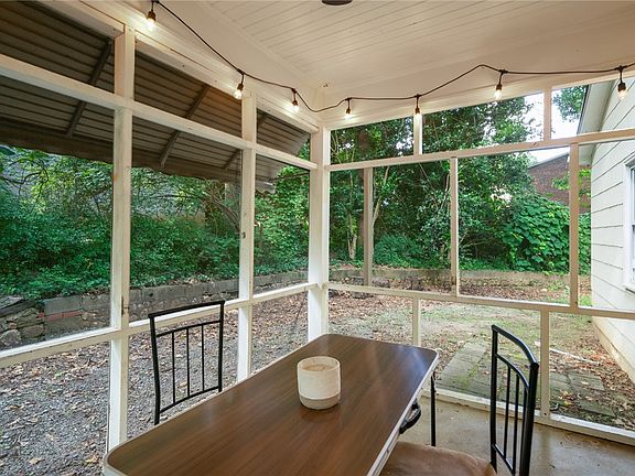 5th image of 125 Clemson St