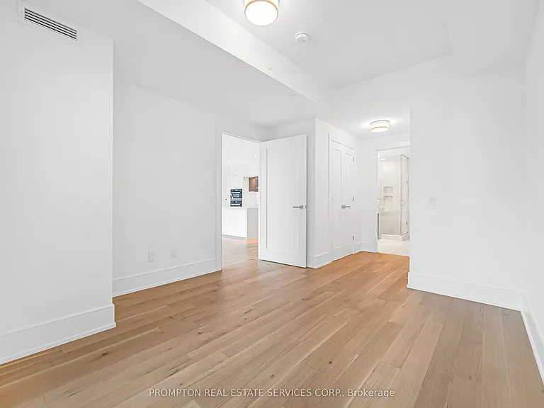 455 Wellington St W #908 — Photo 37