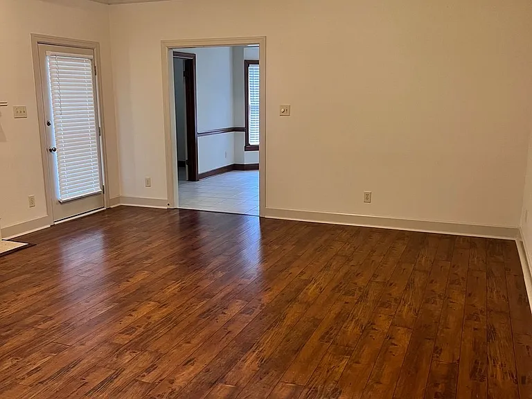 8706 Twelve Oaks Ln — Photo 4