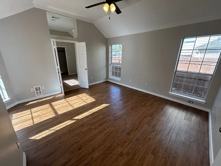 4217 Oak Grove Dr — Photo 21