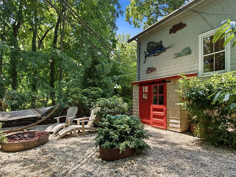 1394 Ridge Rd — Photo 36