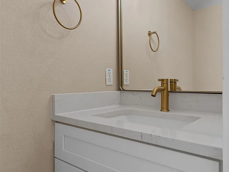 11901 Swearingen Dr #105 — Photo 12