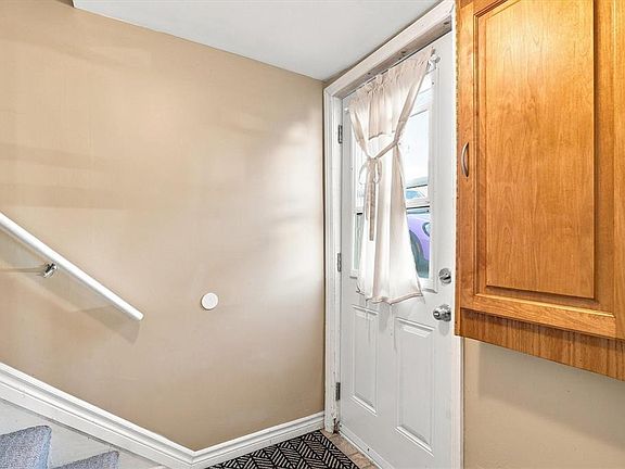 4th image of 43 Goodview Street