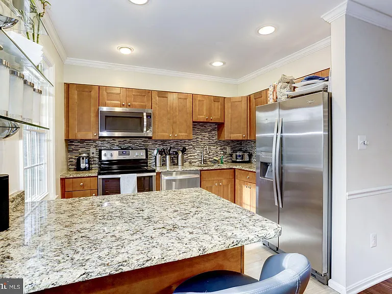 6069 Crown Royal Cir — Photo 11