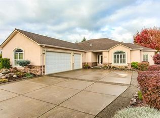 982 Greenway Ct, Eagle Pt, OR 97524