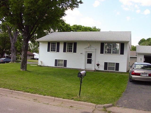 2nd image of 3307 Leonard St