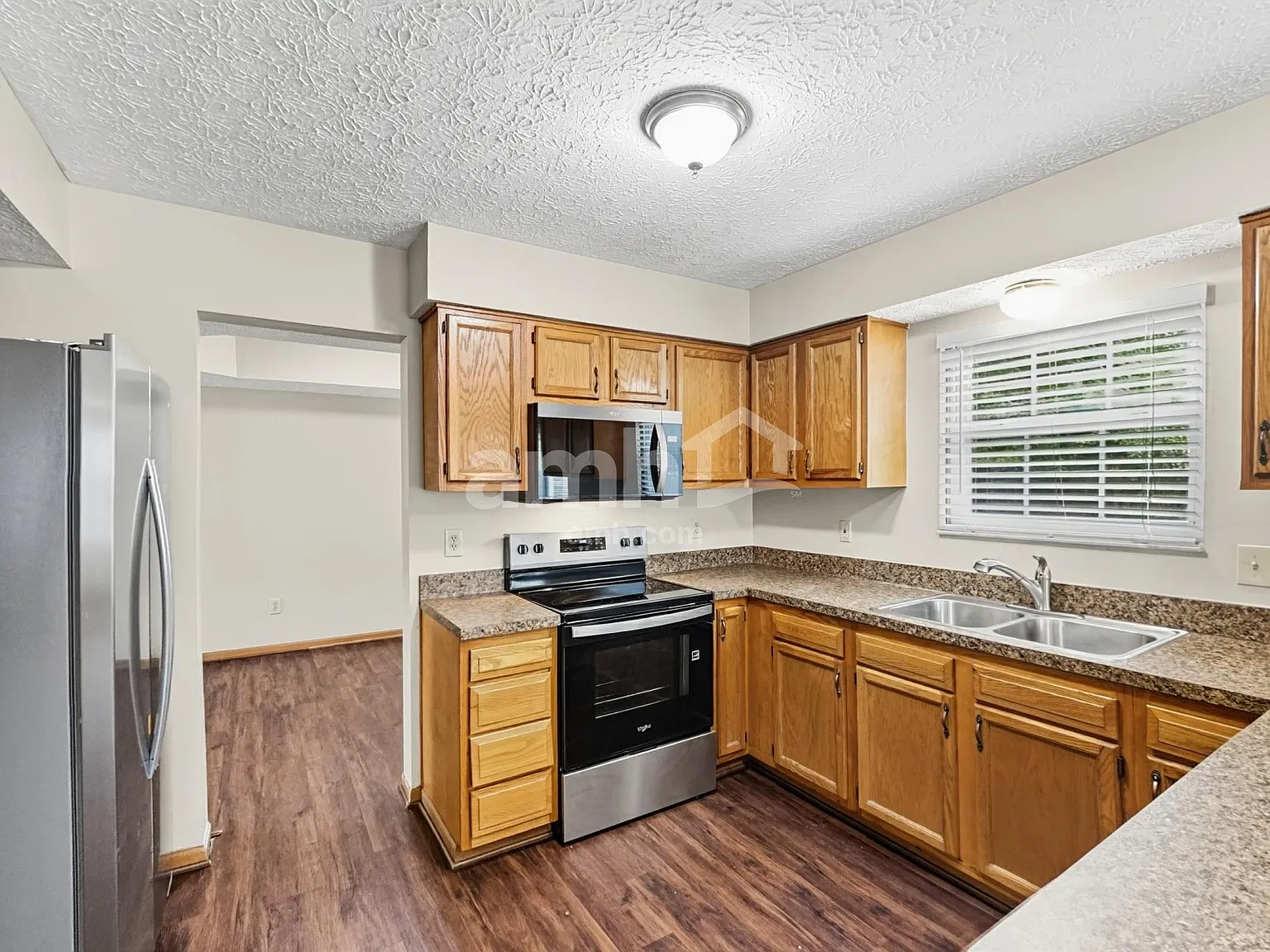 4 bed, 2.5 bath, 1824 sqft, $2,455 — Photo 3